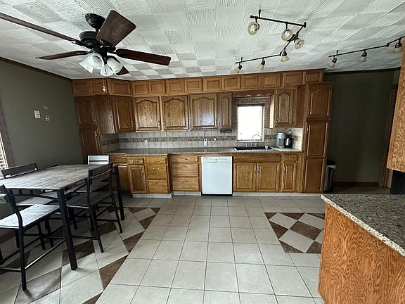 4th image of 2635 Avenue B