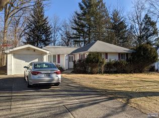 243 Diane Pl, Paramus, NJ 07652
