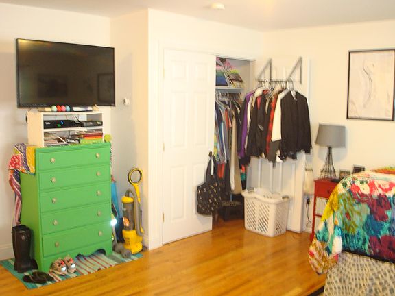 4th image of 39 Hoyt St #B