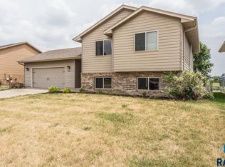 3912 S Stanford Ave, Sioux Falls, SD 57106
