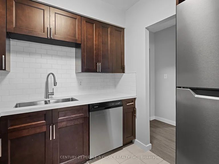 72 Main St E #107 — Photo 21