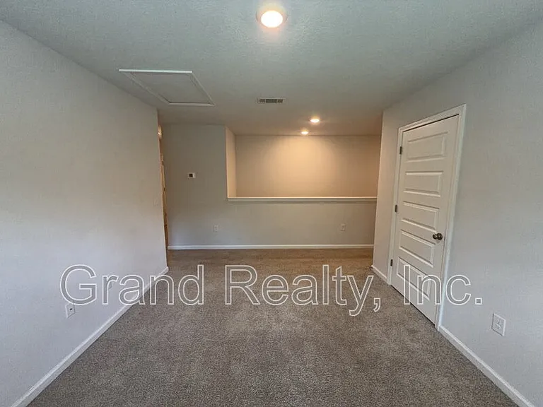 5431 Peach Dr — Photo 21