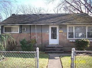 21 Prospect St W, Amityville, NY 11701