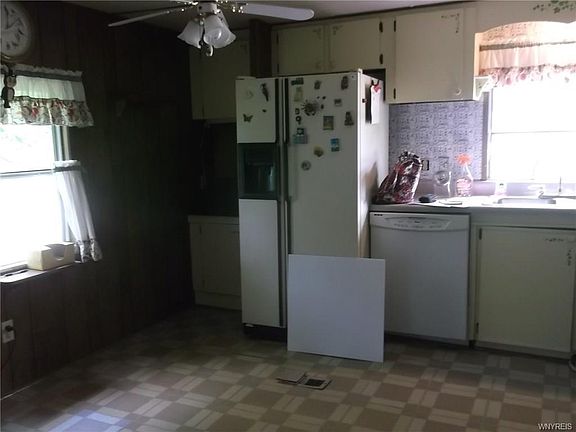 3rd image of 8140 Amy Jenn Dr