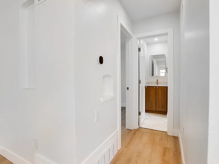 1270 N Logan St #9 — Photo 19