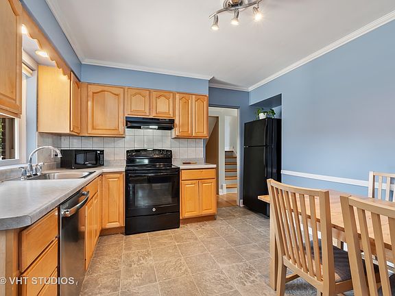 3rd image of 5131 Jerome Ave