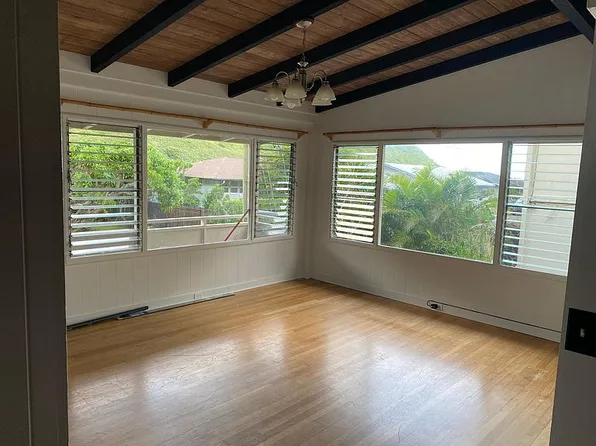 934 Ahuwale St, Honolulu, HI 96821