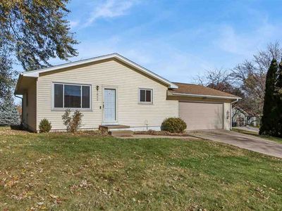 1820 Hollywood Blvd, Iowa City, IA, 52240