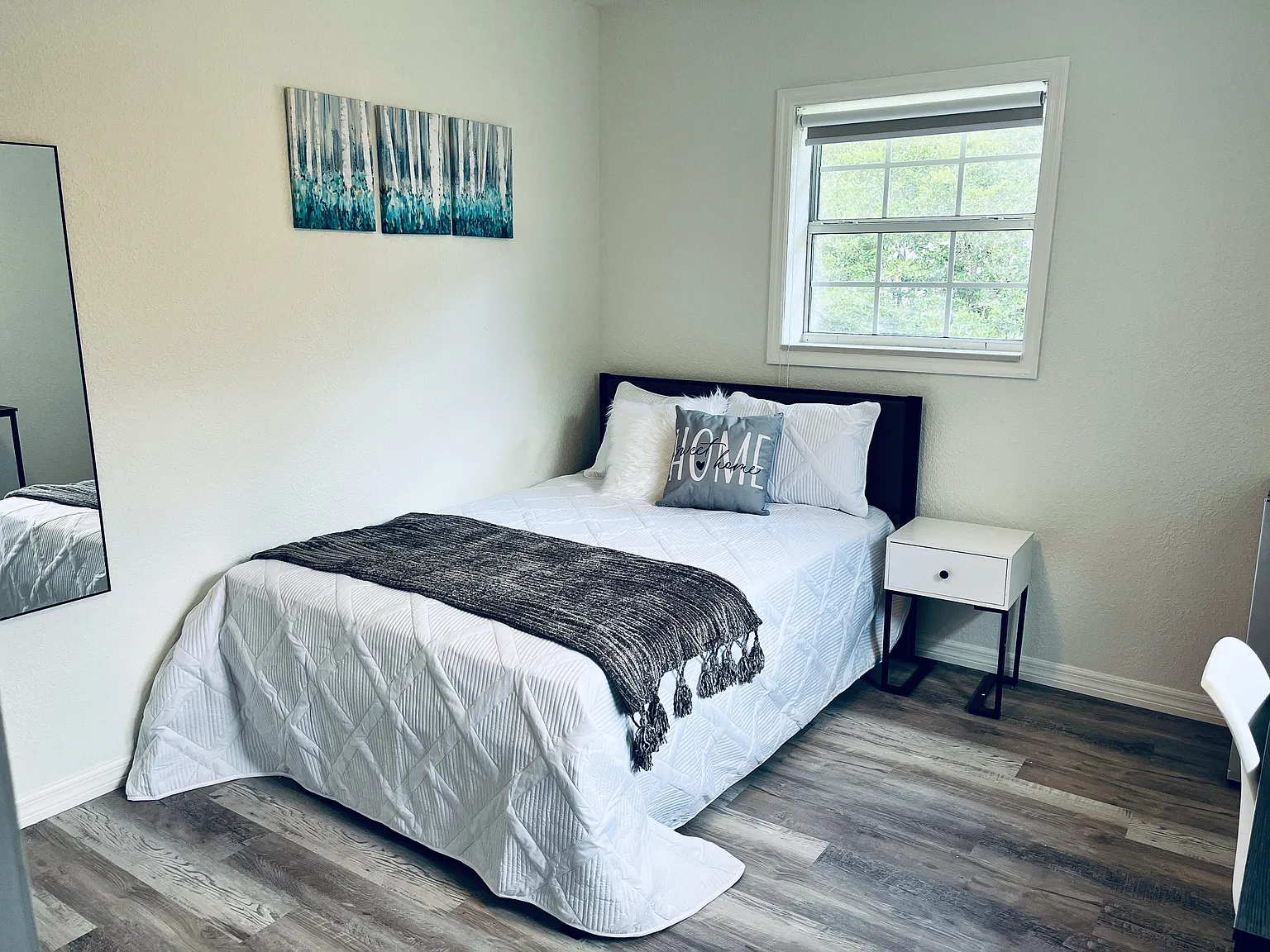 4 bed, 2.0 bath, 1500 sqft, $875 — Photo 2