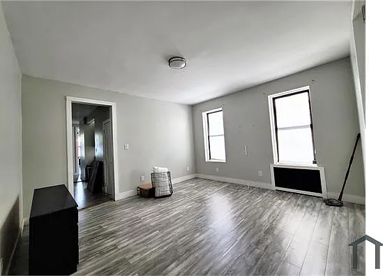 4 bed, $3,900 — Photo 3
