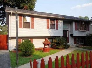 41 Angell Ave, Cranston, RI 02920
