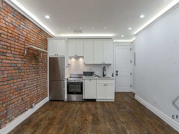 2nd image of 43 Columbia Pl #1I