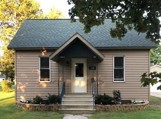 240 N Cranberry Ave, Peshtigo, WI 54157