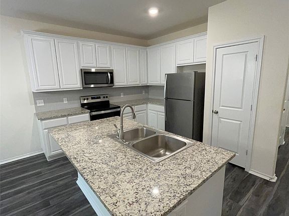 5th image of 103 E 15th St
