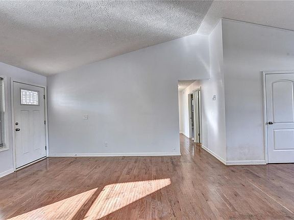 3rd image of 141 Apple Valley Dr