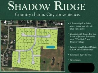 5708 Shadow Ridge Cir NW, North Canton, OH 44720