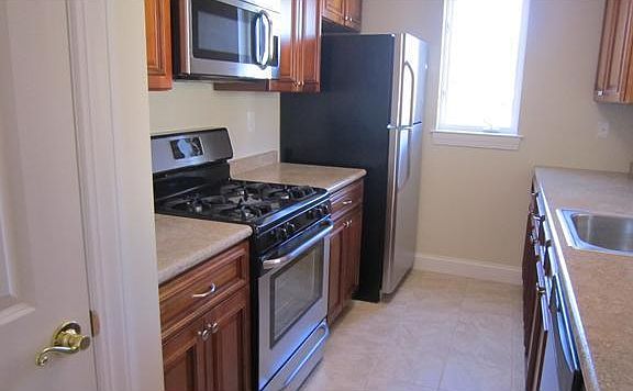 2nd image of 309 Tondo Cir