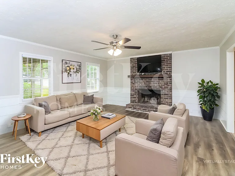 3692 Cambridge Dr SW — Photo 5