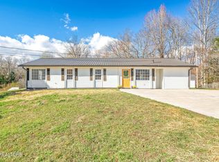 403 Chinkapin Ln, Oliver Springs, TN 37840