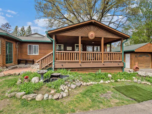 2640 Loon Lake Rd, Wixom, MI 48393