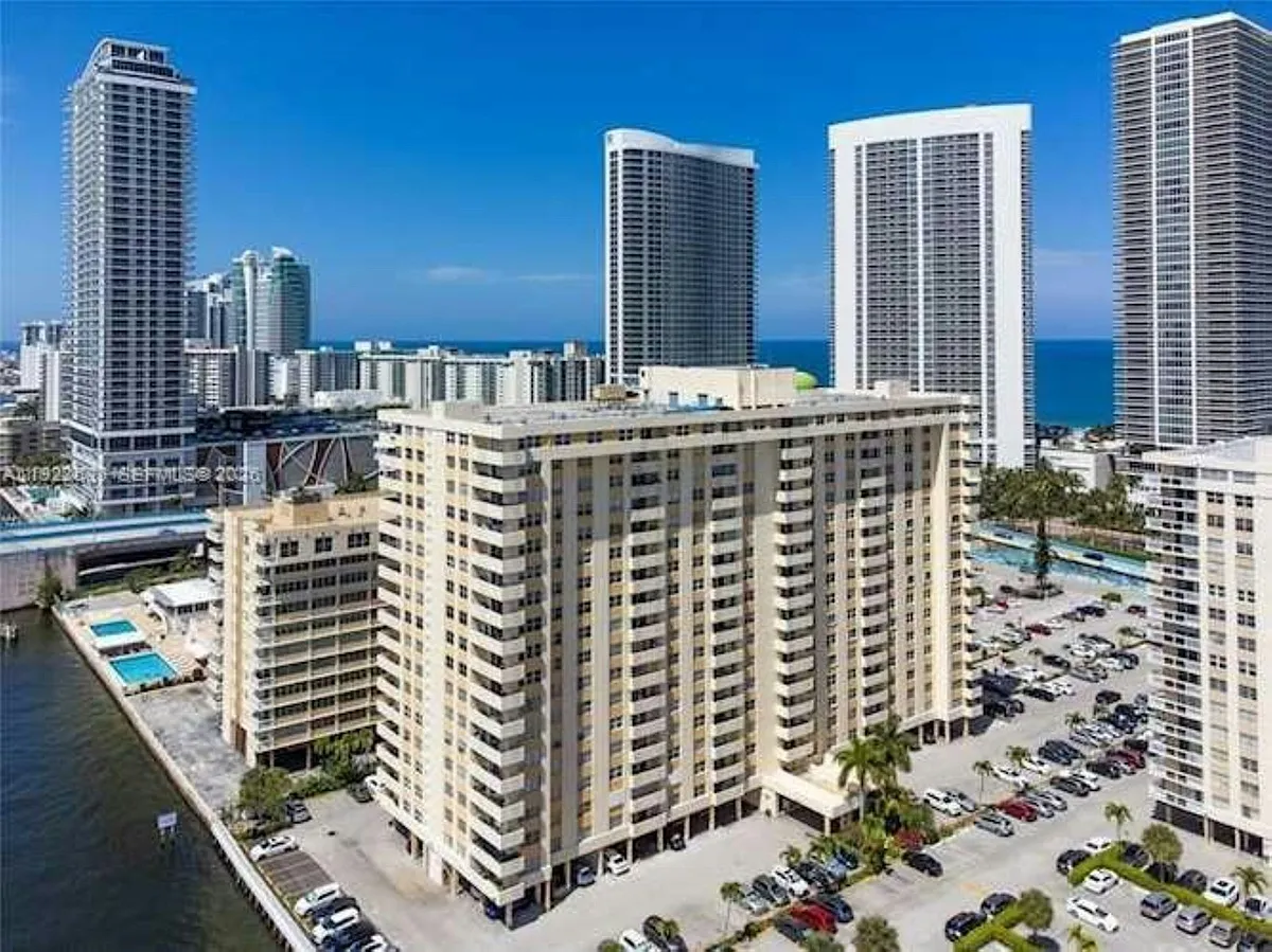 Plaza Towers North building - 1833 S Ocean Dr #1807