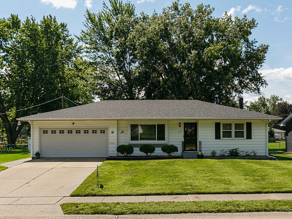 1st image of 2115 W 38th Pl