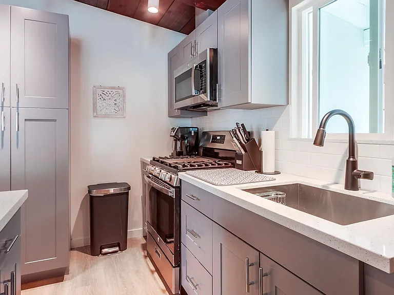 922 Palm Ave #922 — Photo 53