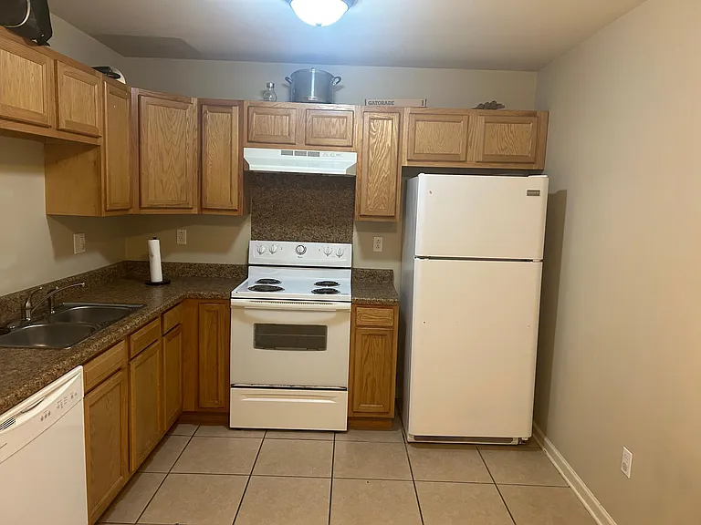 1544 Montagne St #A — Photo 2