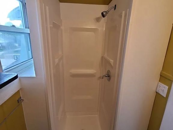 4th image of 225 1/2 S East St #225-1/2