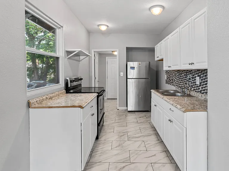 3620 College Ave — Photo 9
