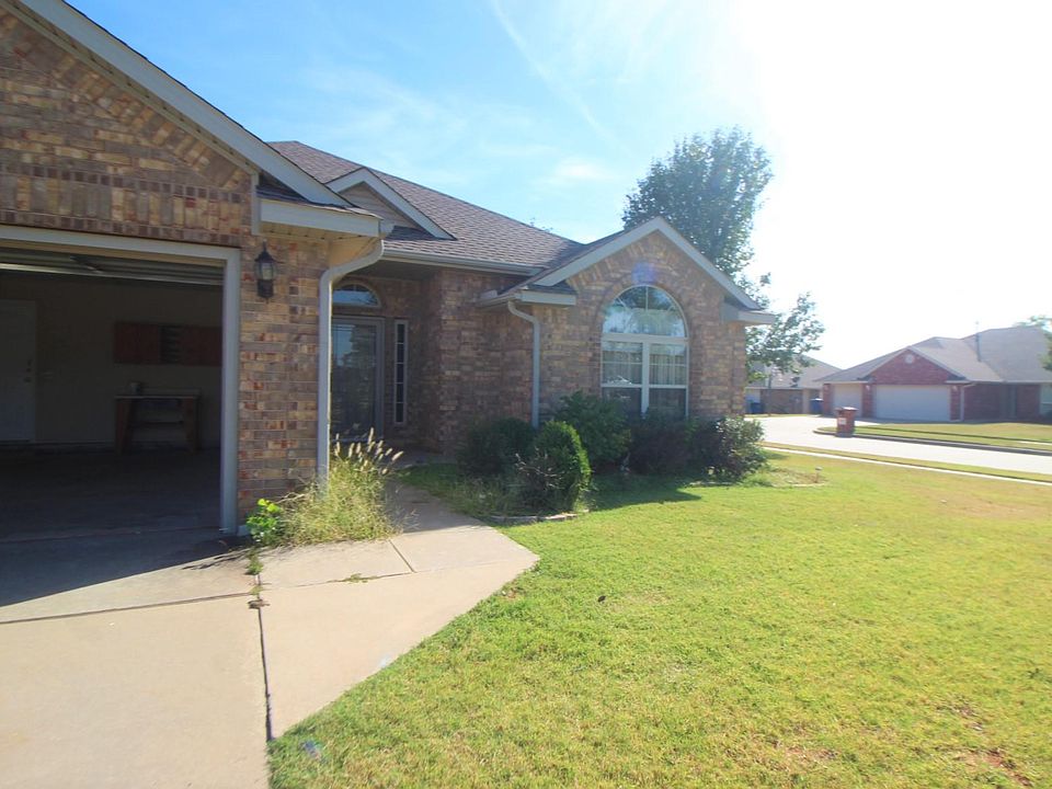 1st image of 704 E Forest Court Ln