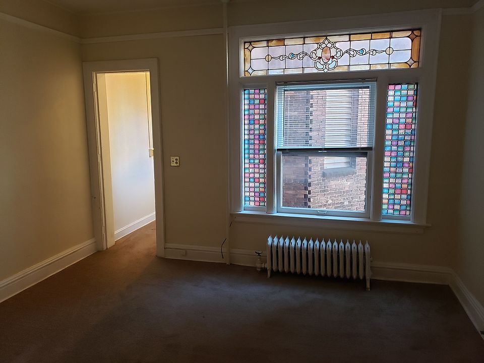 1st image of 721 E 1st St #10