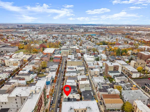 510 43rd Street image 13 of 32