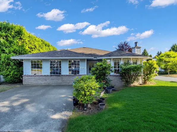 15447 92a Ave, Surrey, BC V3R 9B2