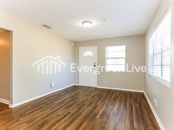 4th image of 9581 Aberdare Ave W