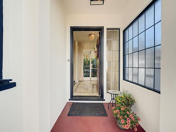 5th image of 657 Washington Street