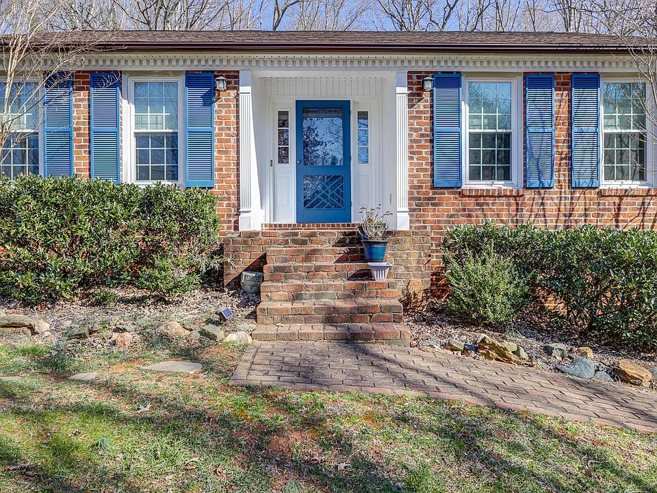 1st image of 32 Juniper Dr