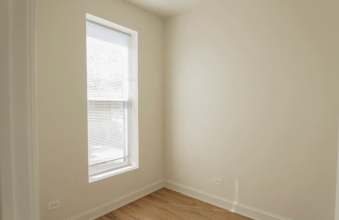 4 bed, 2076 sqft, $2,100 — Photo 3