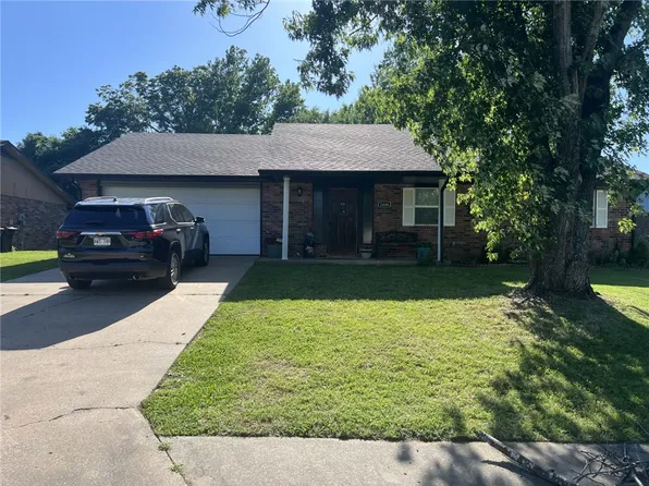 1406 Daline St, Springdale, AR 72762