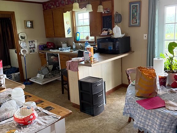 4th image of 2420 Butler Rd