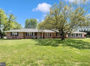 19103 Woodhill Dr, Hagerstown, MD 21742