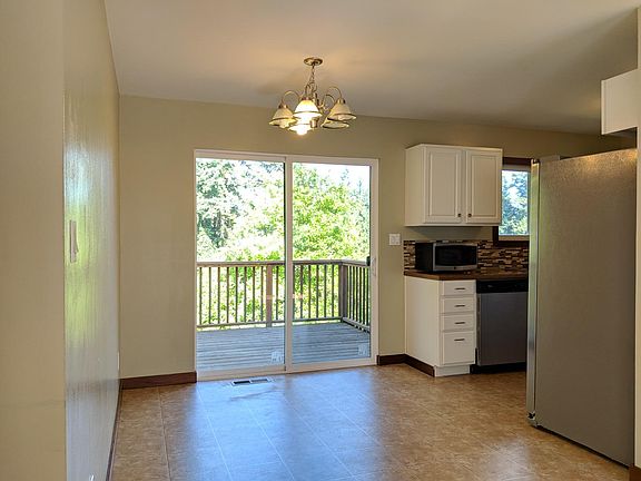 5th image of 1715 147th Ave SE