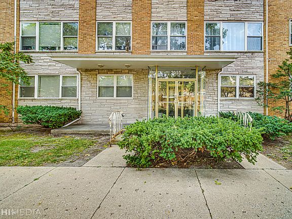 3rd image of 2055 W Lunt Ave APT 301