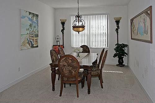 5th image of 645 Shores Blvd