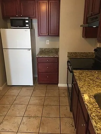 255 Boston Ave #4 — Photo 5