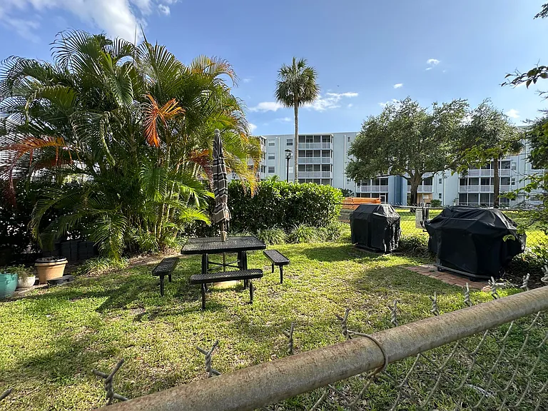 5301 NW 2nd Ave #401 — Photo 40