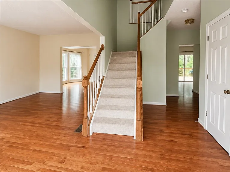 1619 Norman Dr — Photo 4