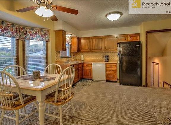 Kitchen with breakfast nook