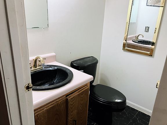 3rd image of 5258 Traditions Dr