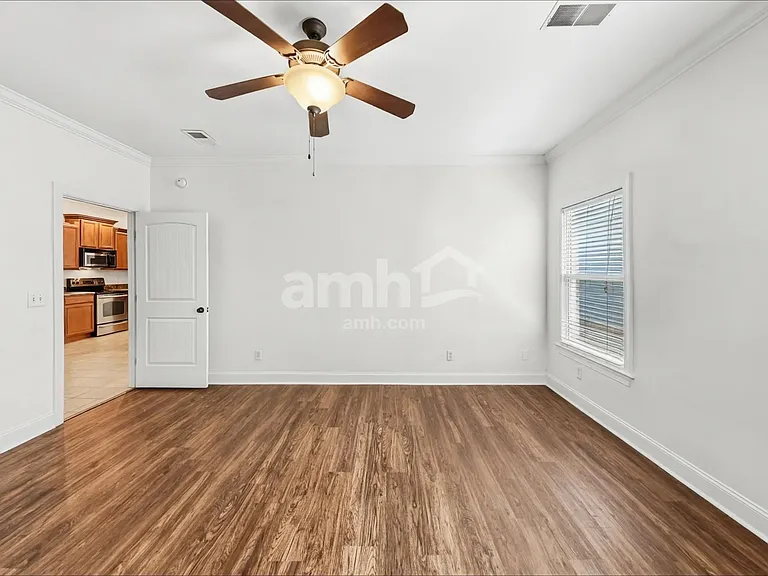 5966 Armadale Dr — Photo 10